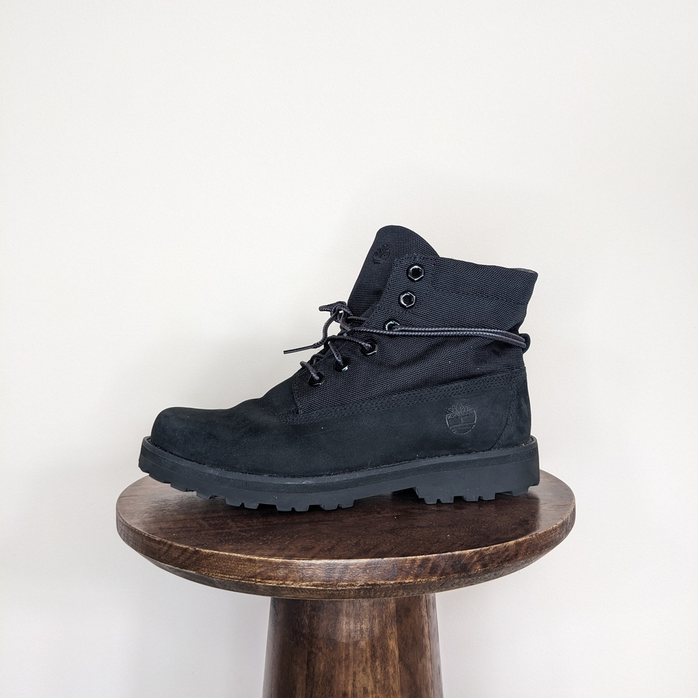 Timberland Courma Kid Roll Top Boots (In Black Nubuck)